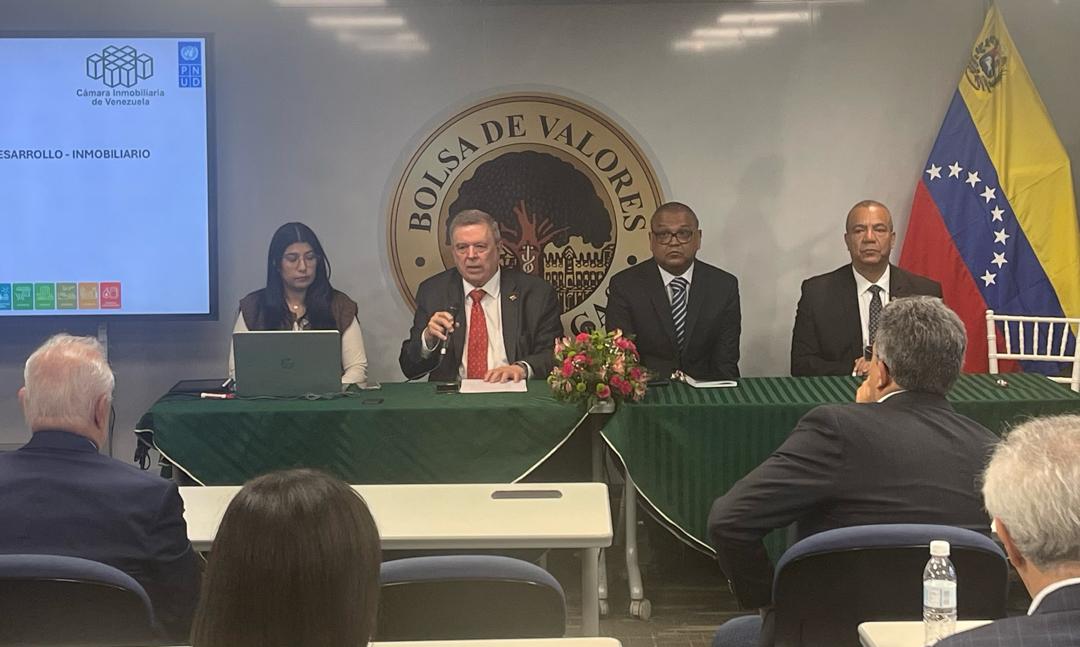 Bolsa de Valores de Caracas, PNUD y la Cámara Inmobiliaria evalúan instrumentos bursátiles para la reconstrucción de viviendas